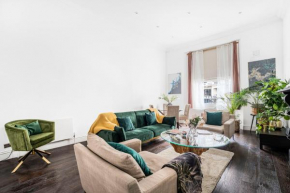 Classy High Ceilings 2 BDR next to Hyde Park